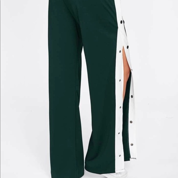 Side wide leg buttoned pants - Picture 3 of 3